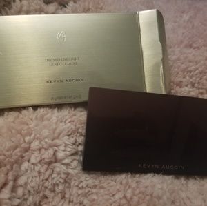 Kevyn aucoin highlighter